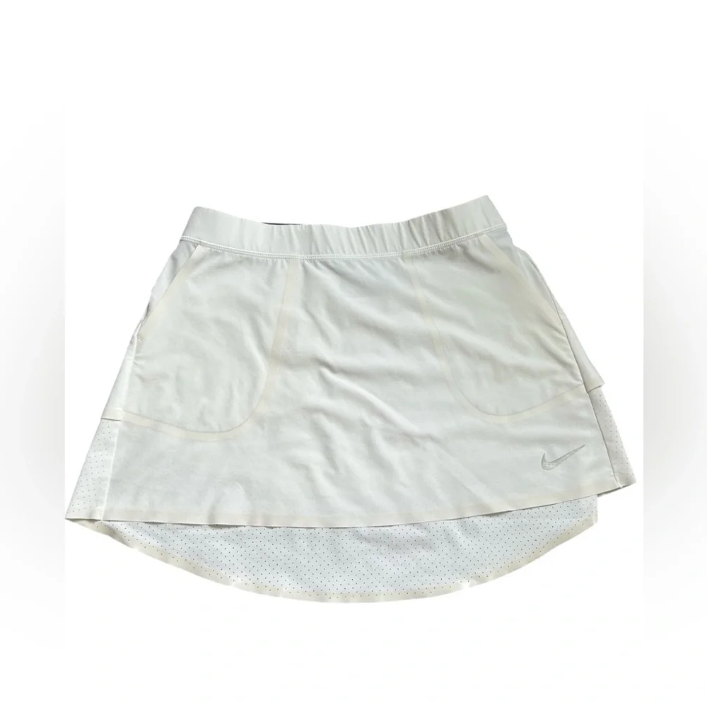 Nike Wome’s White Golf Dri-Fit Skirt and Under Shorts size small - Picture 2 of 13